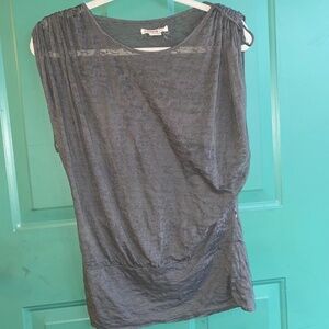Kensie size XS ladies sheet top